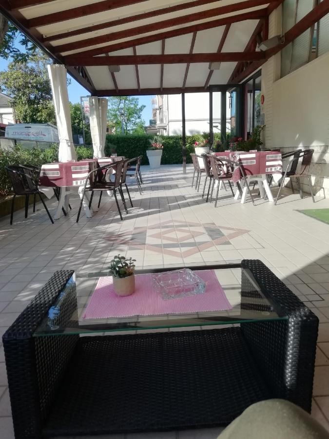 Hotel Goldene Rose Rimini Ngoại thất bức ảnh