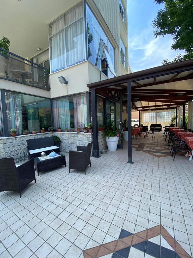 Hotel Goldene Rose Rimini Ngoại thất bức ảnh