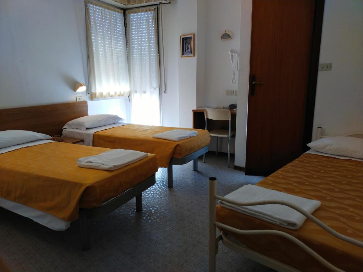Hotel Goldene Rose Rimini Ngoại thất bức ảnh