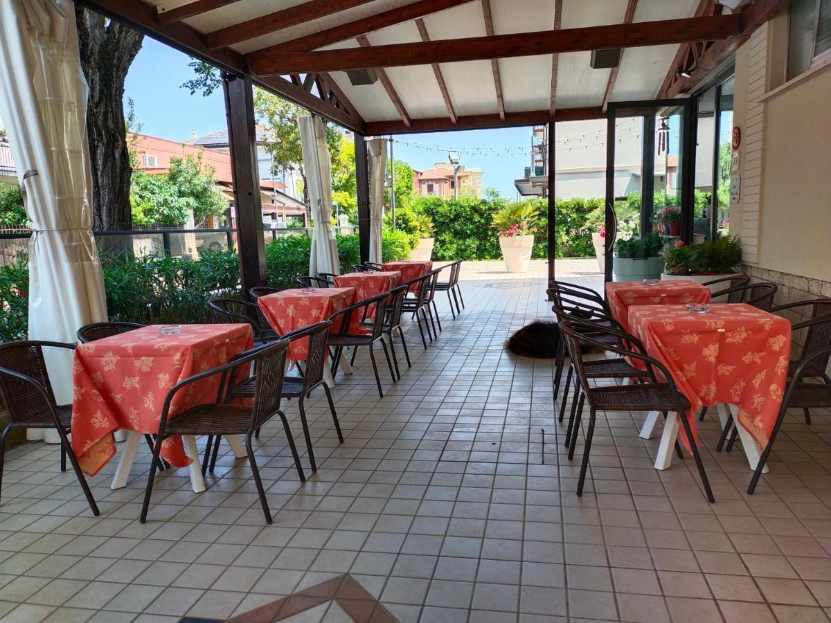 Hotel Goldene Rose Rimini Ngoại thất bức ảnh