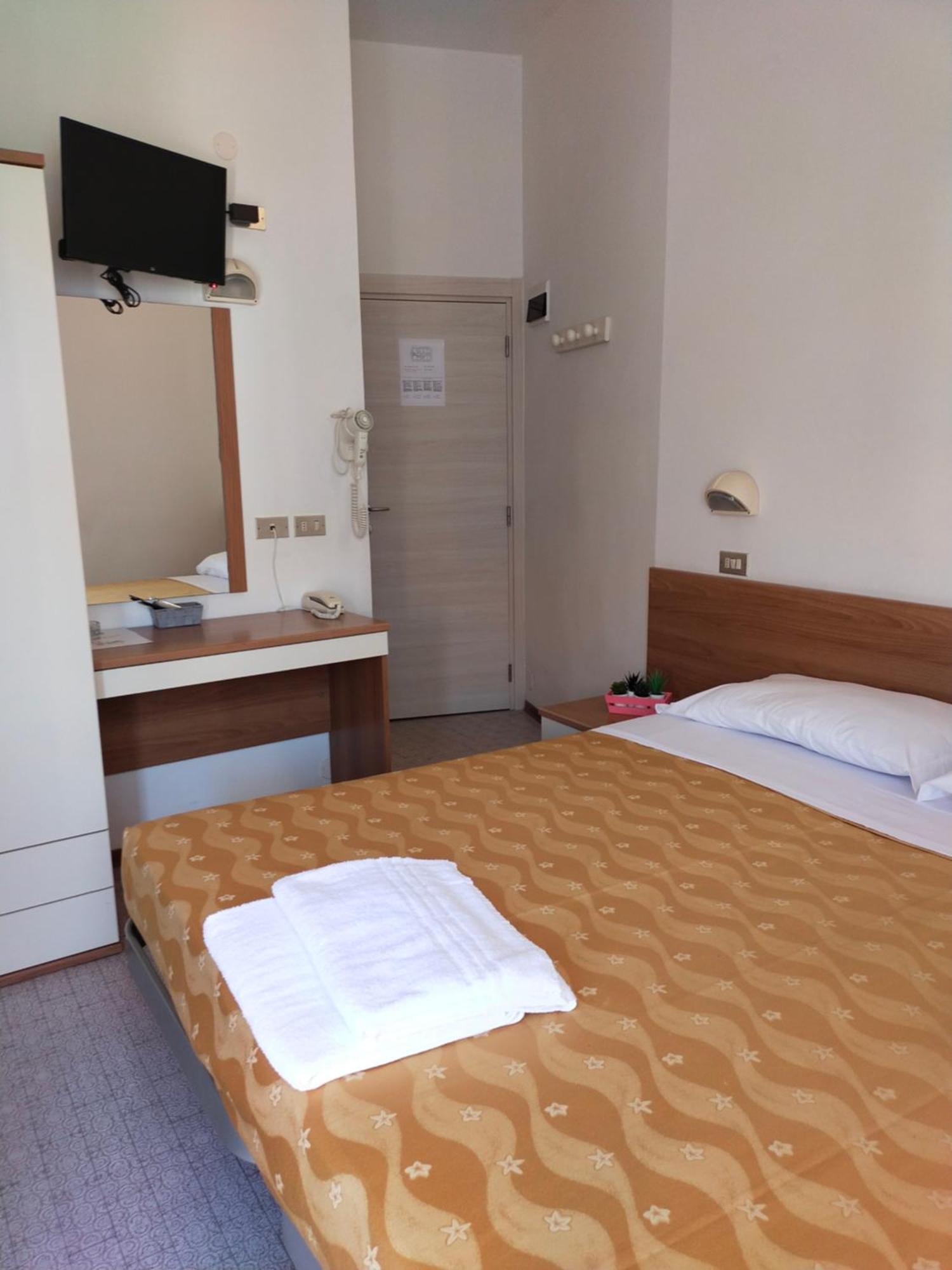 Hotel Goldene Rose Rimini Ngoại thất bức ảnh