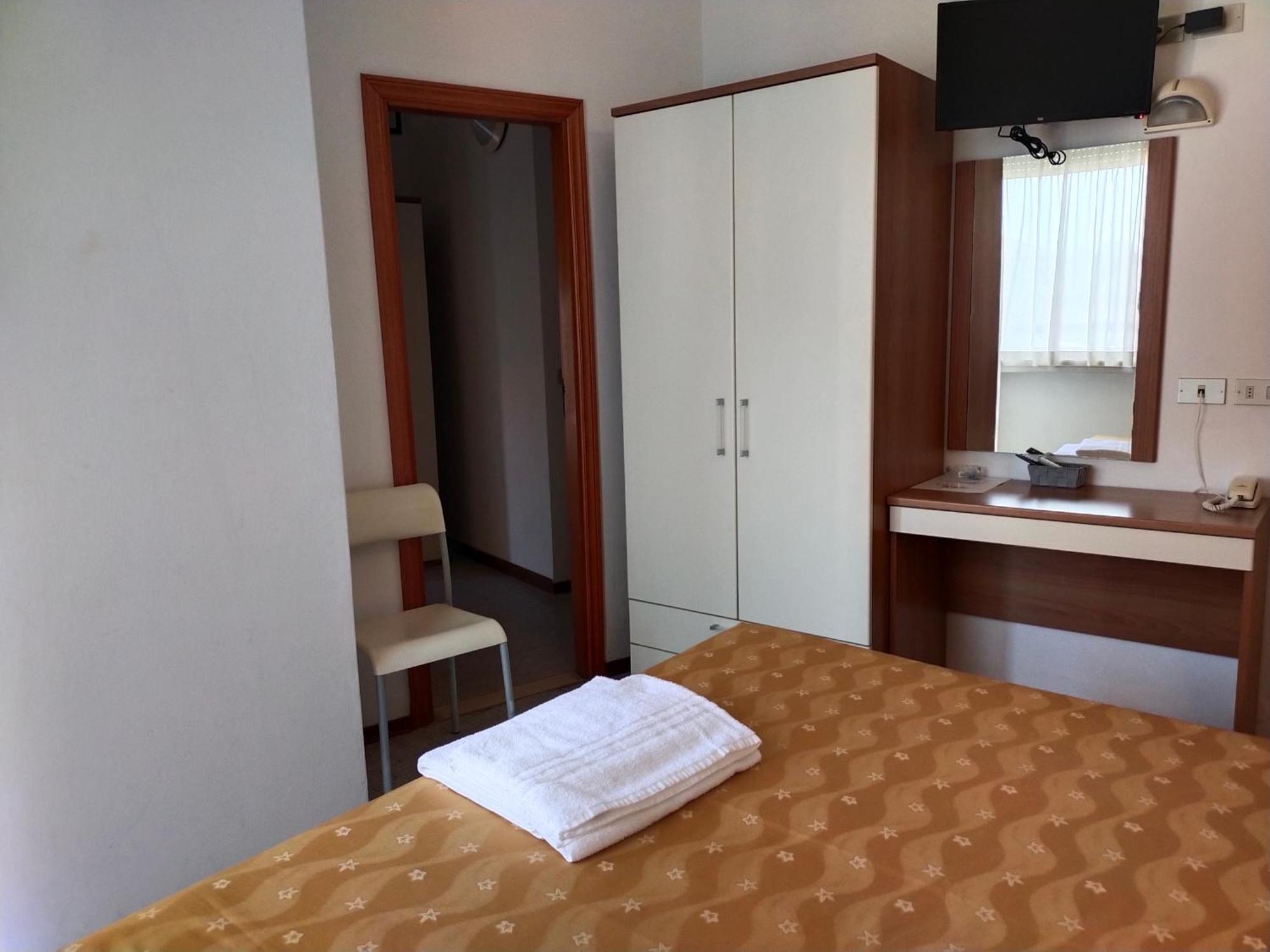 Hotel Goldene Rose Rimini Ngoại thất bức ảnh