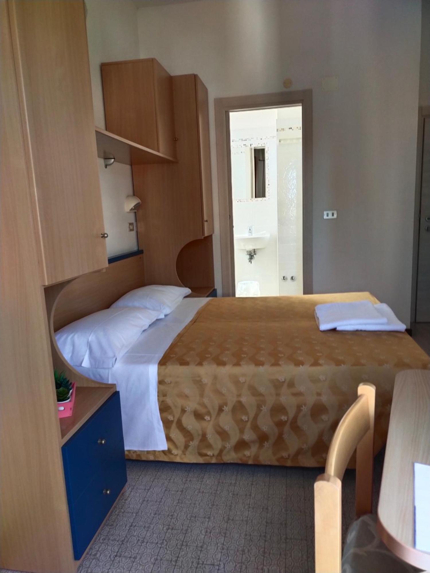 Hotel Goldene Rose Rimini Ngoại thất bức ảnh
