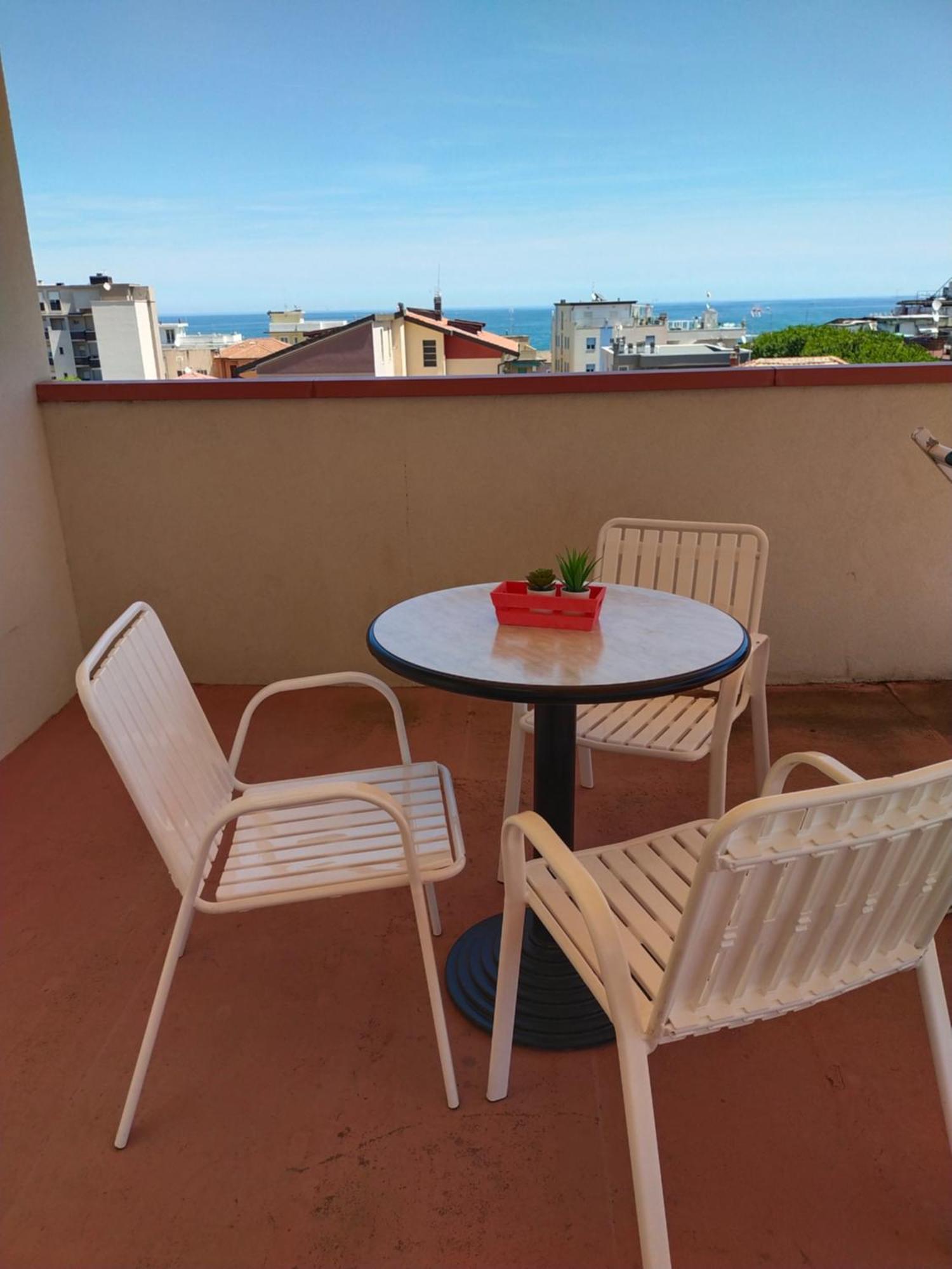 Hotel Goldene Rose Rimini Ngoại thất bức ảnh